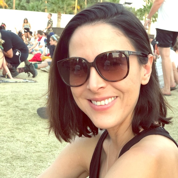 Meet your Posher, Michelle - Picture 3 of 3